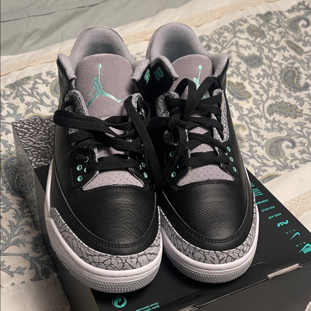 Jordan Air Jordan 3 Retro Black and Green Glow - Picture 6 of 9